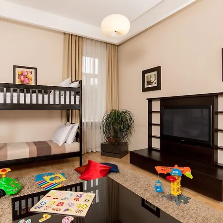 Apart-hotel Senator Victory Square 4*