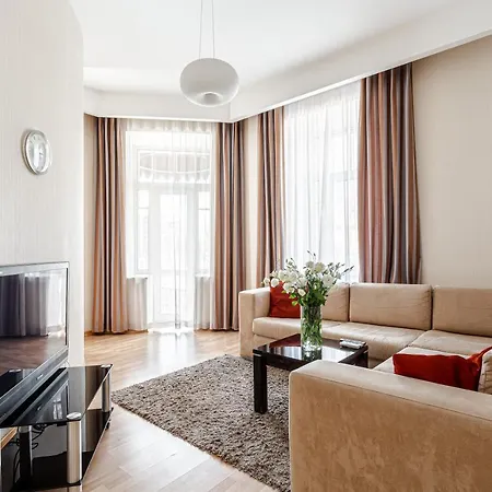 Apart-hotel Senator Victory Square 4*