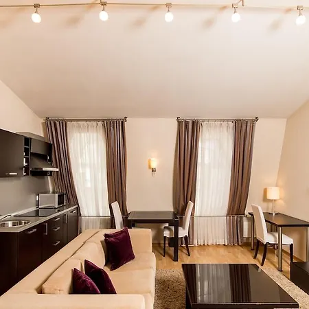 Apart-hotel Senator Victory Square 4*